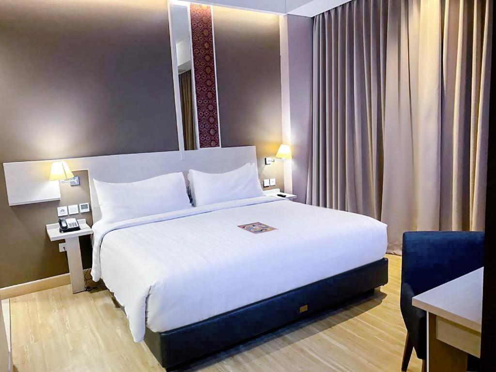 Hotel Harper Palembang By Aston Exterior foto