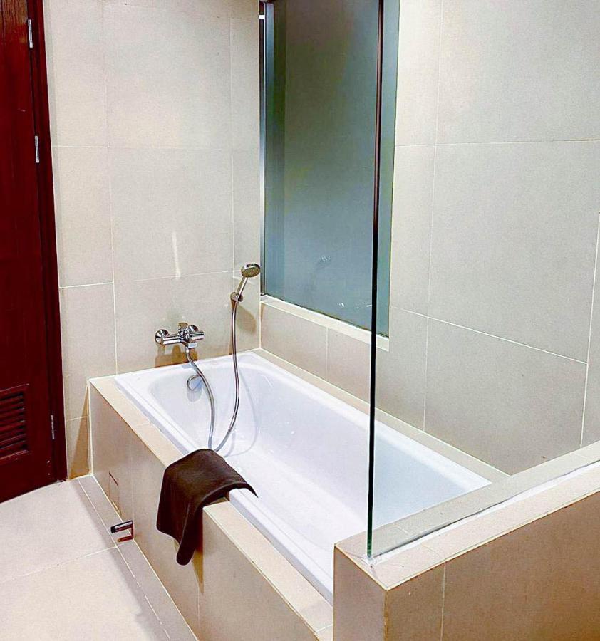 Hotel Harper Palembang By Aston Exterior foto